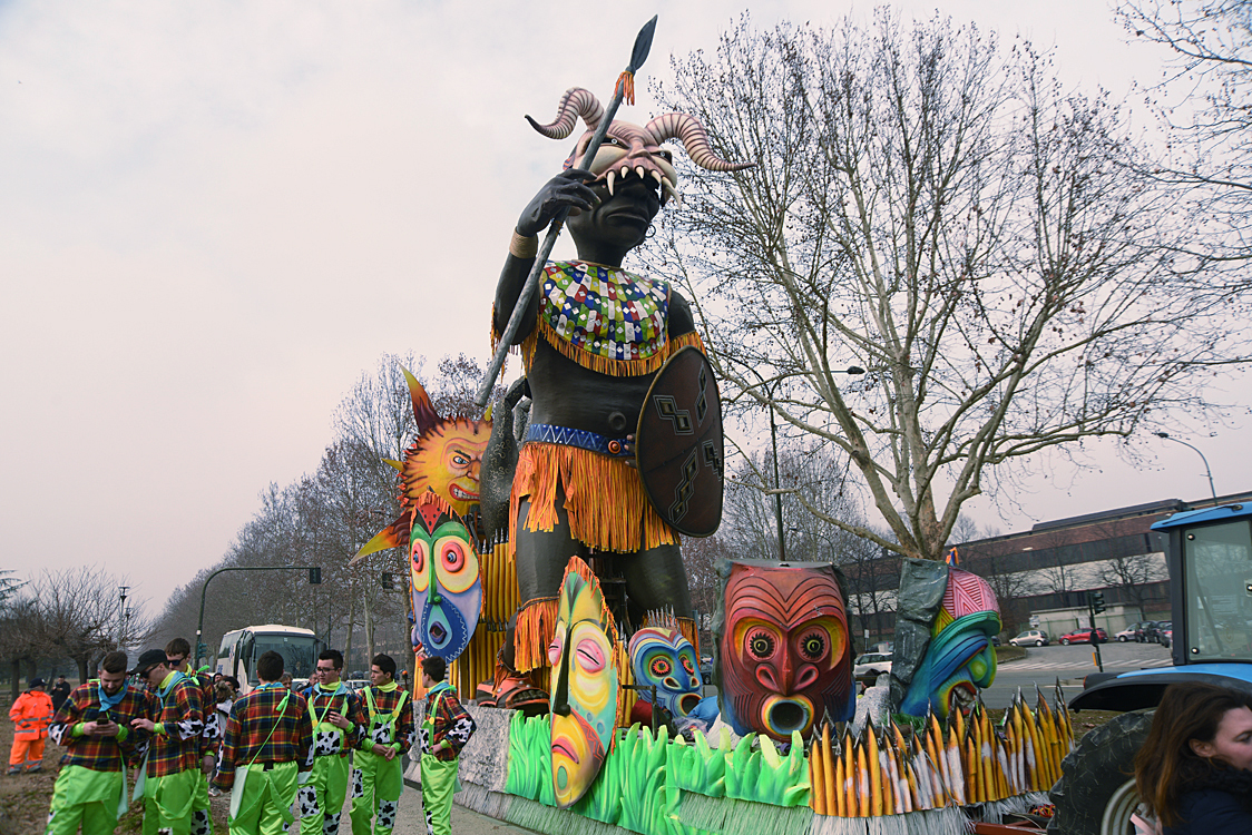 Sfilata carri Carnevale di Torino_003.jpg